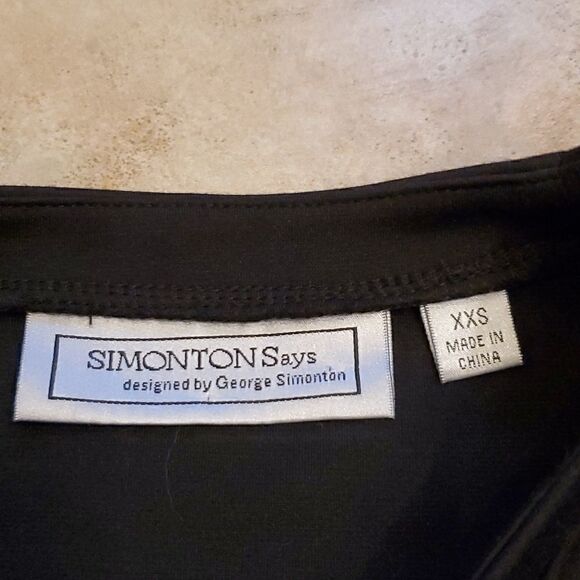 Simontins Says by George Simonton black lace accent short sleeve top - Picture 4 of 10